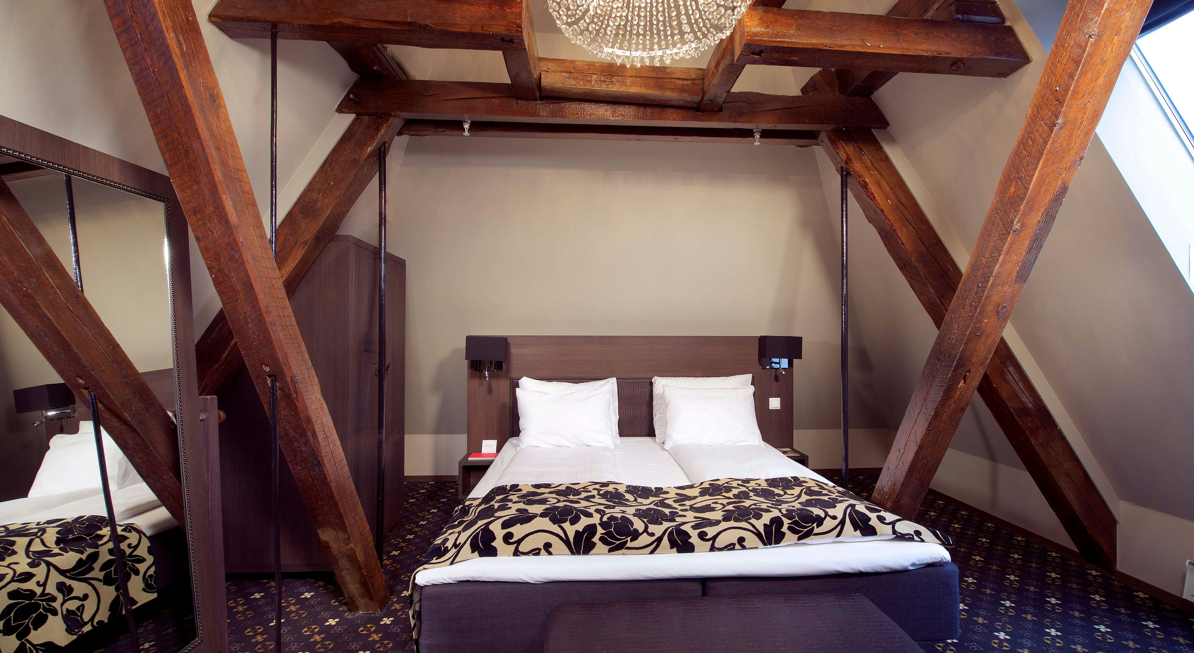 Banken Hotel 8/41