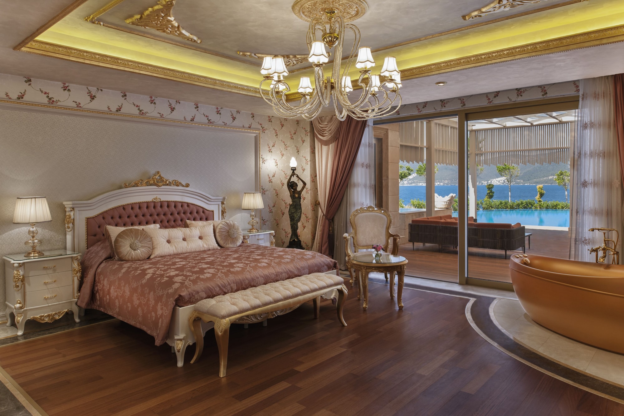 Palace 6, King Beds