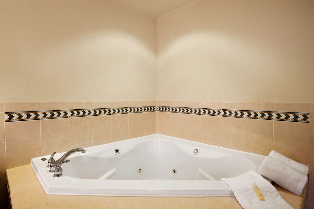 Hampton Inn Quakertown 30/75