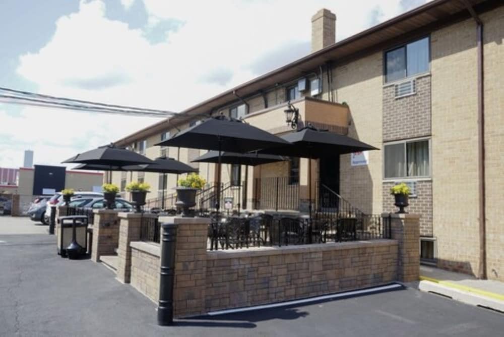 The Holland Hotel 9/49