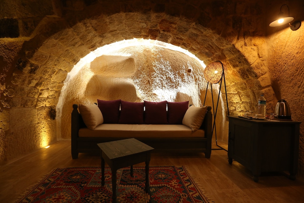 Acropolis Cave Suites 8/50