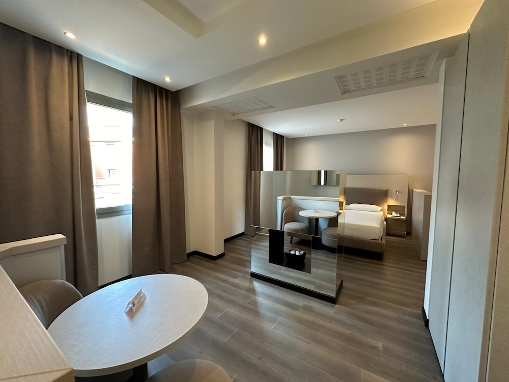 Hotel Cruise 36/73