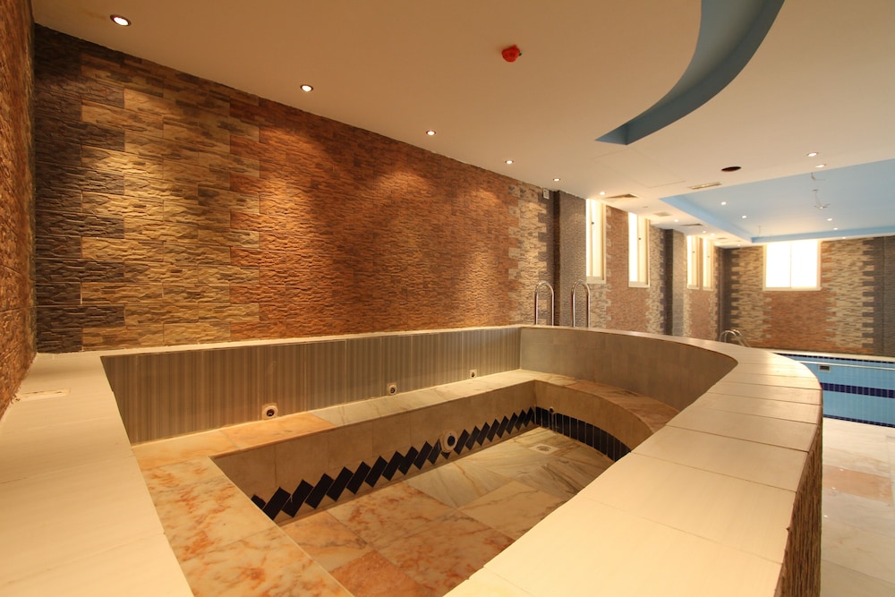 رؤوم إن حائل(Raoum Inn Serviced Apartments Hail) 12/27