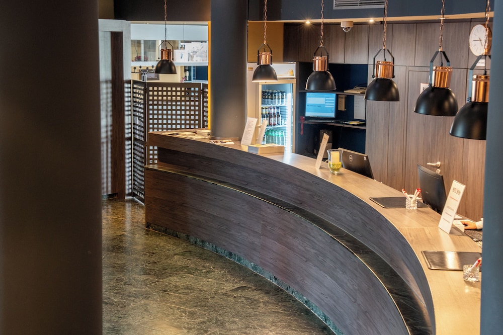 Airways Hotel Frankfurt Airport West 47/50
