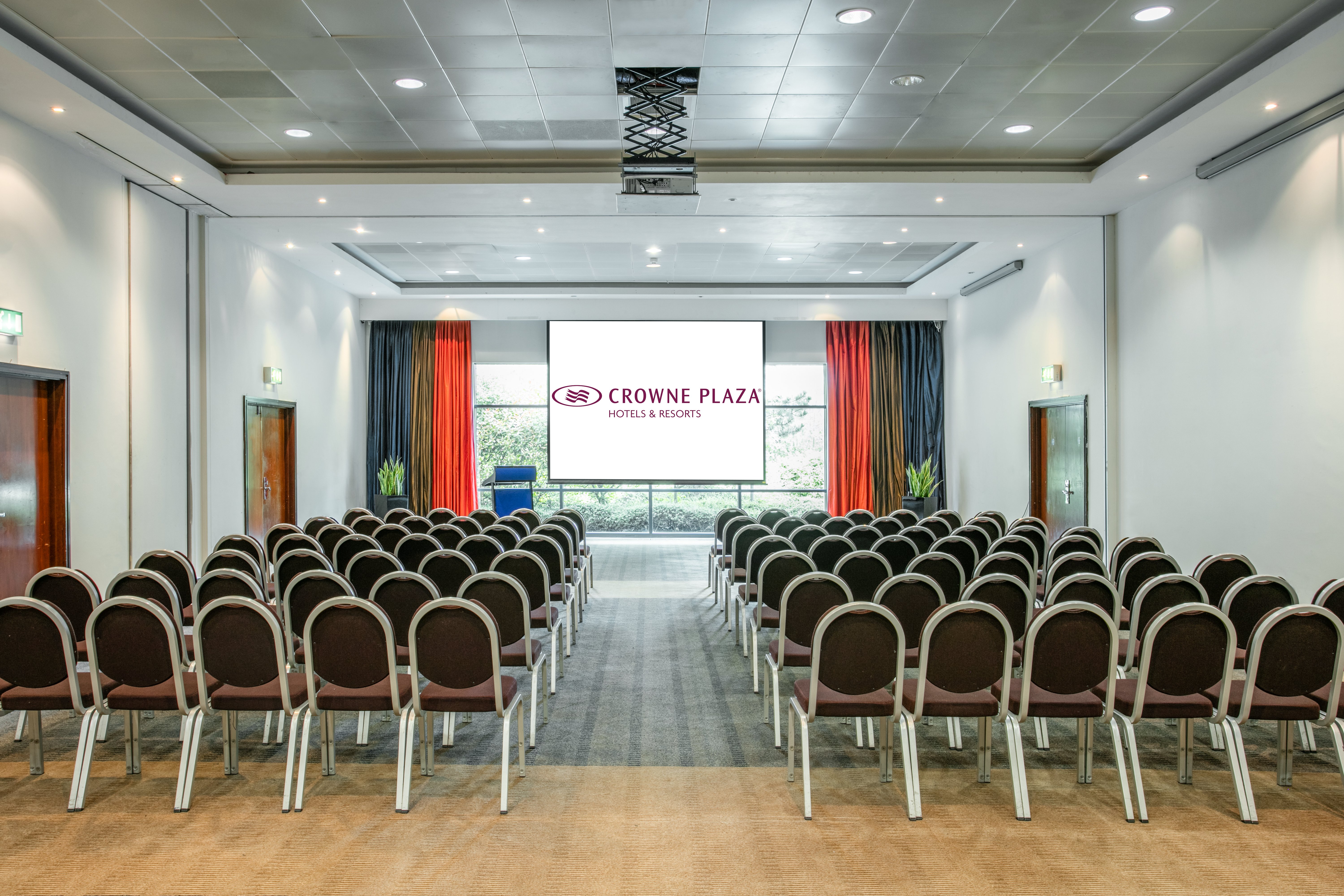 Crowne Plaza Birmingham Nec 64/77