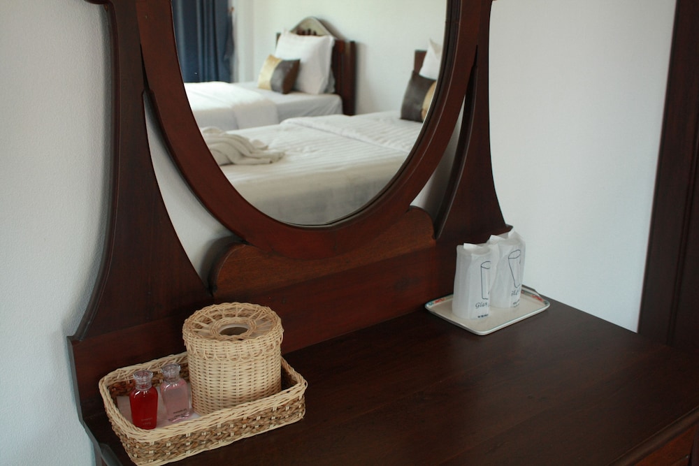 Waterside Resort 30/70