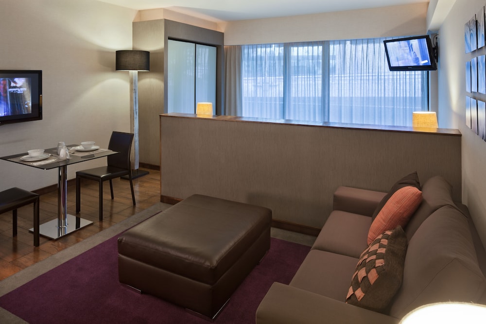 Las Suites 36/67