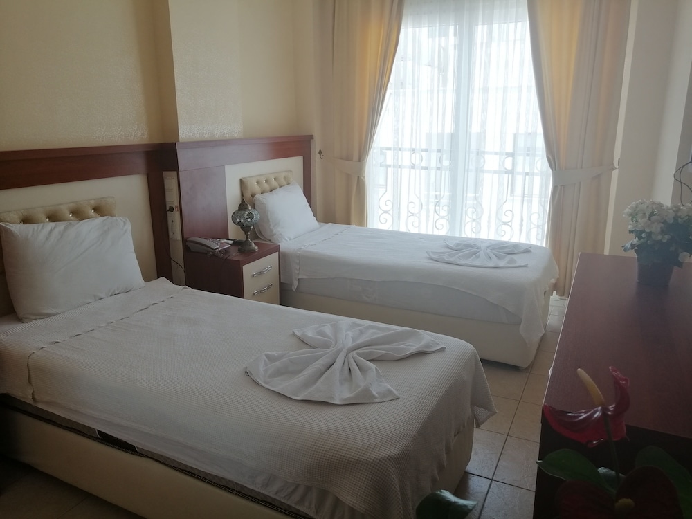 Korykos Hotel 10/24