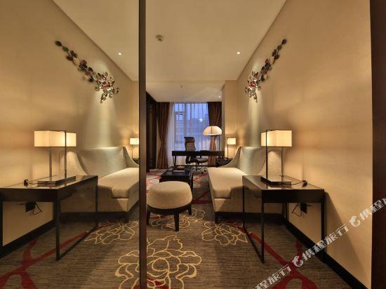 Fancy Hotel (Shenzhen North Railway Station) 12/18