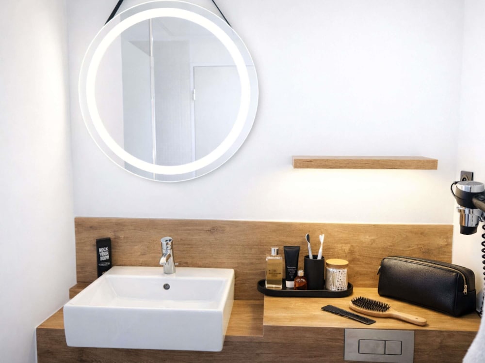 ibis Lyon Sud Oullins (Ex Hotel Campanile LYON SUD - Oullins) 78/78