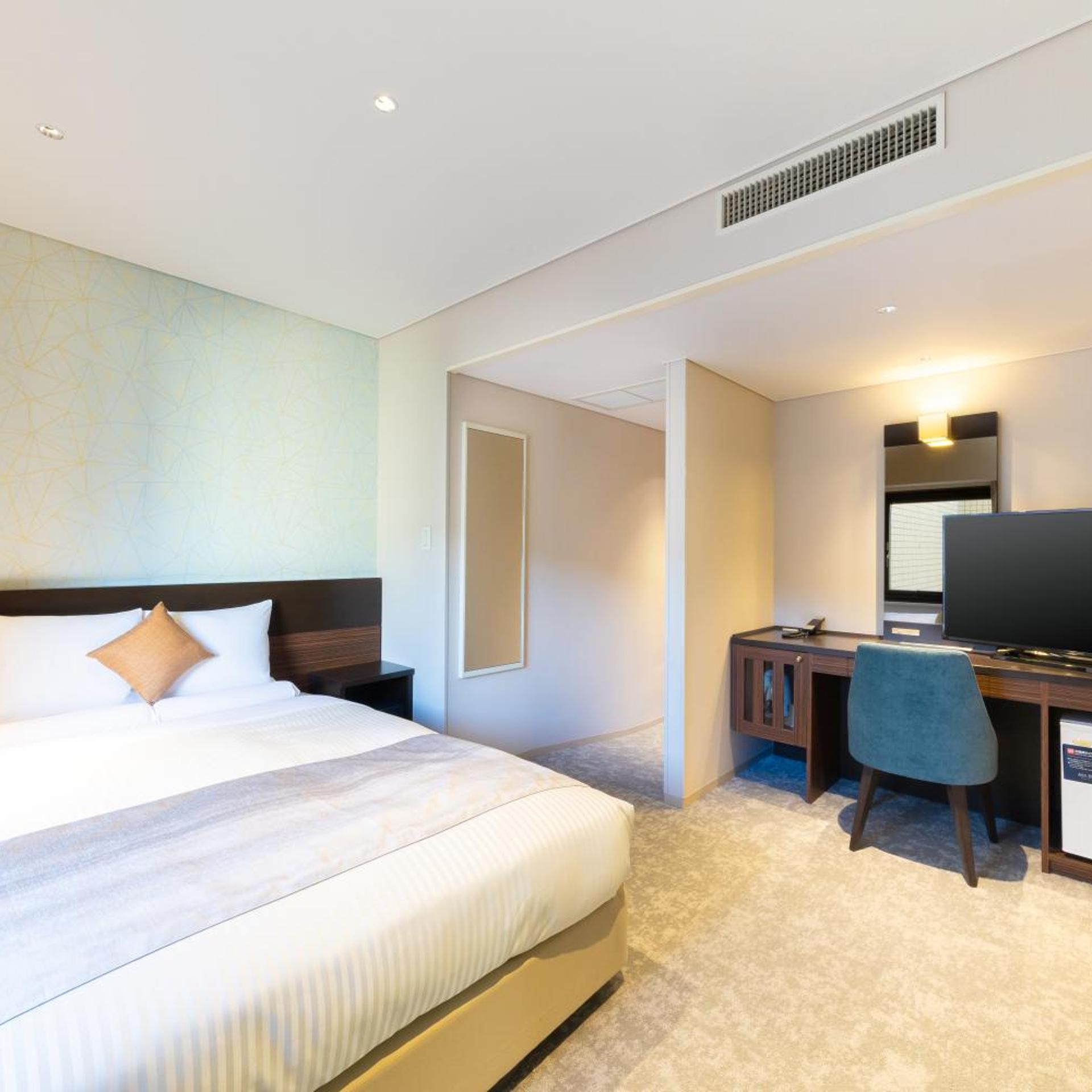 Universal, Renovated, Double Bed
