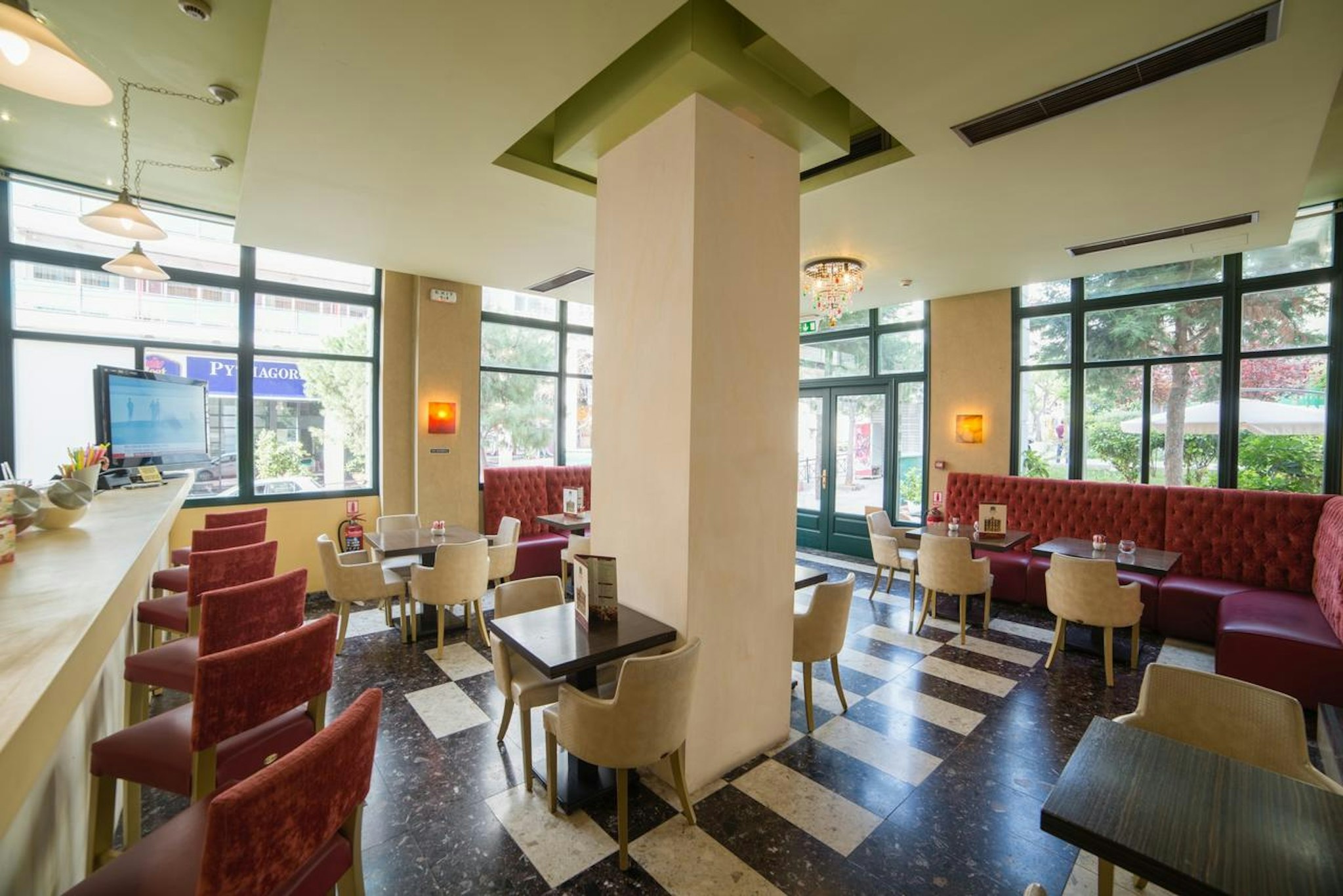Delphi Art Hotel 15/22