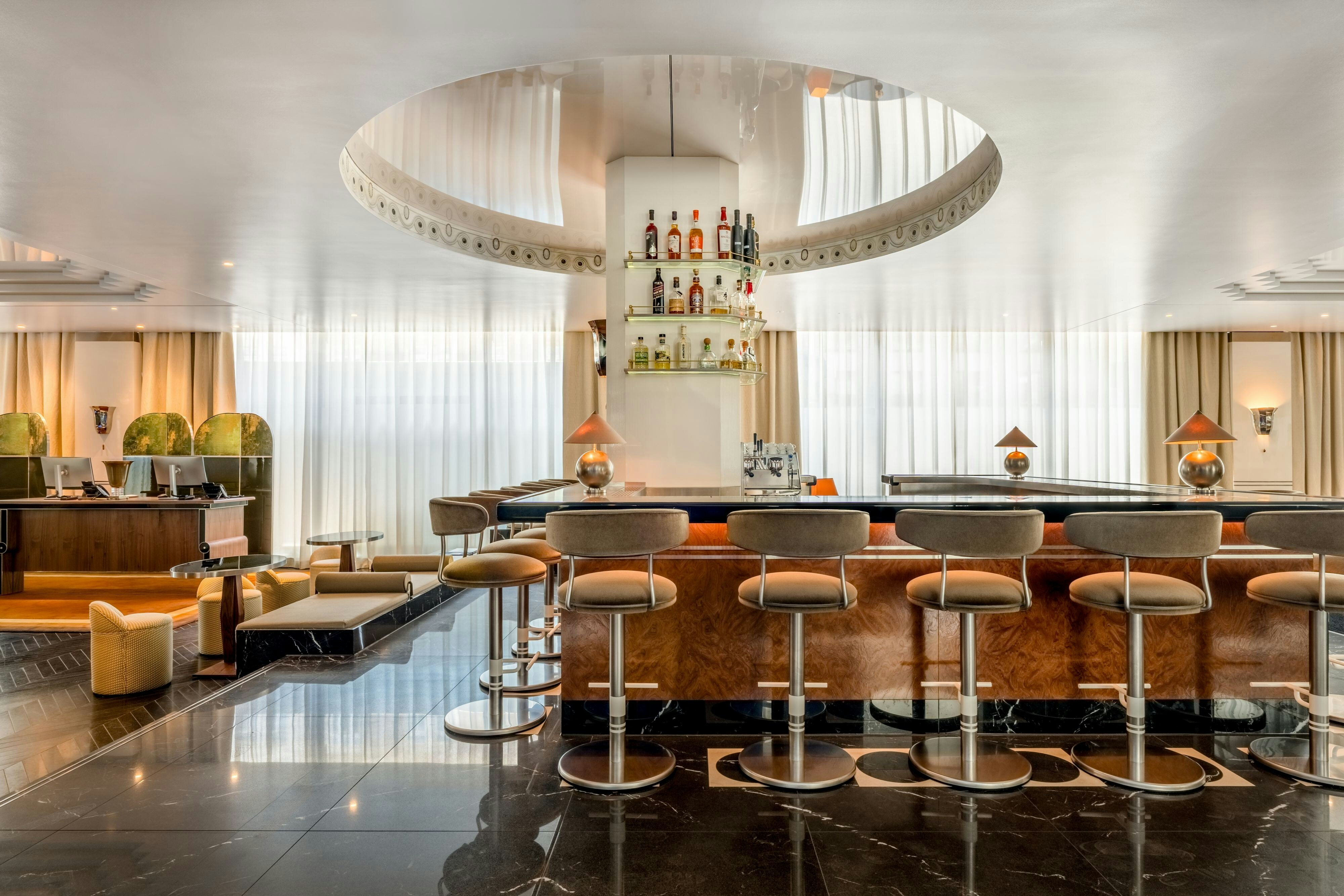 Roomers Munich, Autograph Collection 41/56