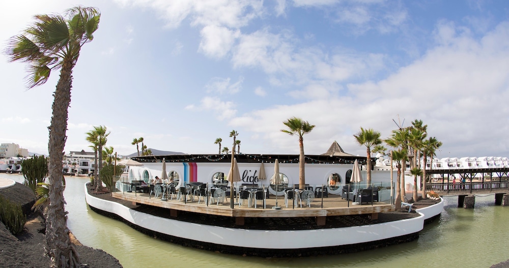 Sands Beach Resort 62/68