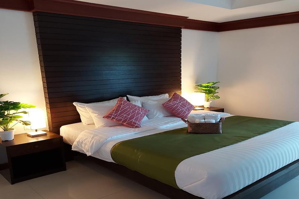 Aromdee at Naithon Beach 24/50