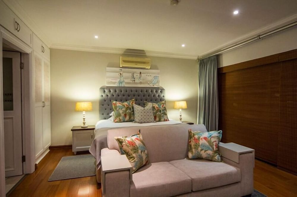 The Hamptons Guest House 26/50