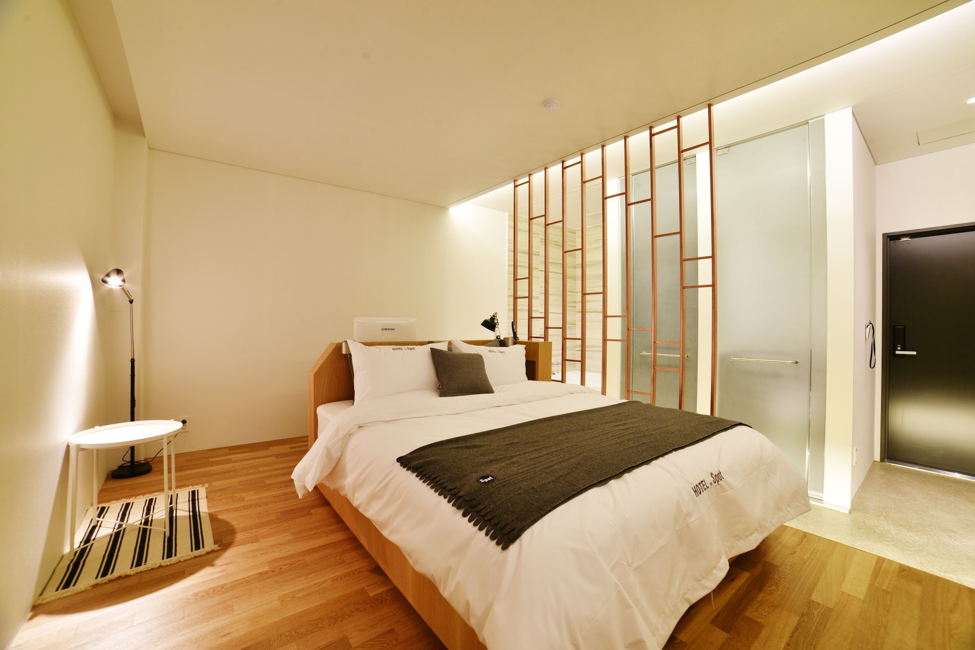SUITE, DOUBLE BED, PARK VIEW