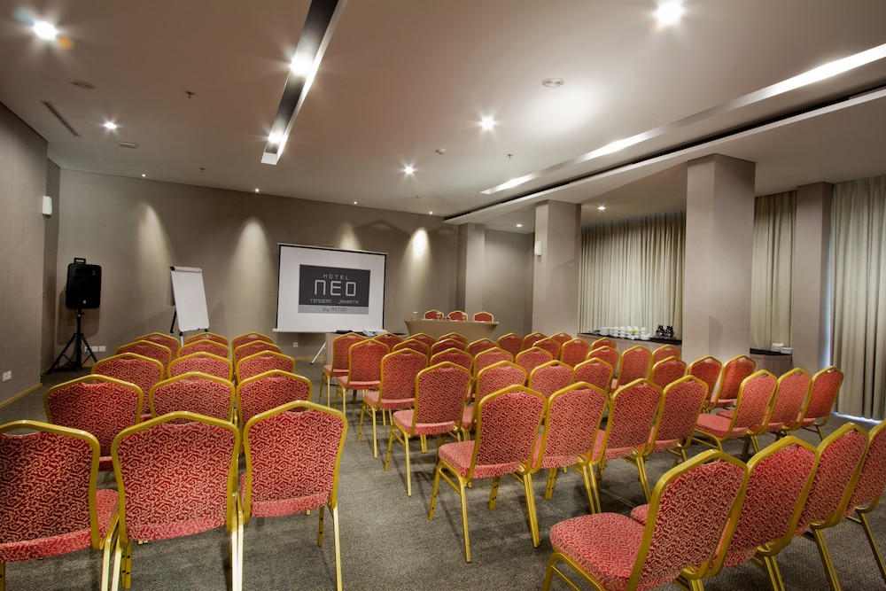 Hotel Neo Tendean 14/20