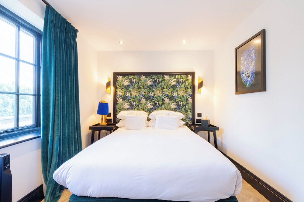 Wainstones Hotel 18/48