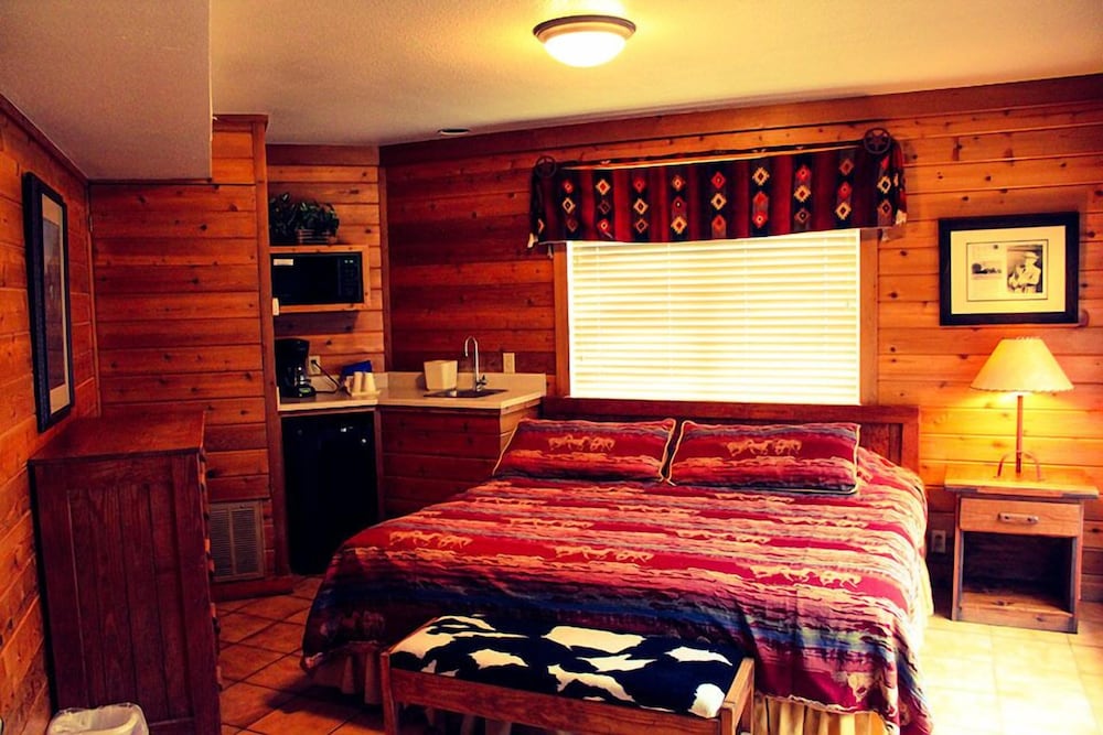 Flying L Ranch Resort 24/69