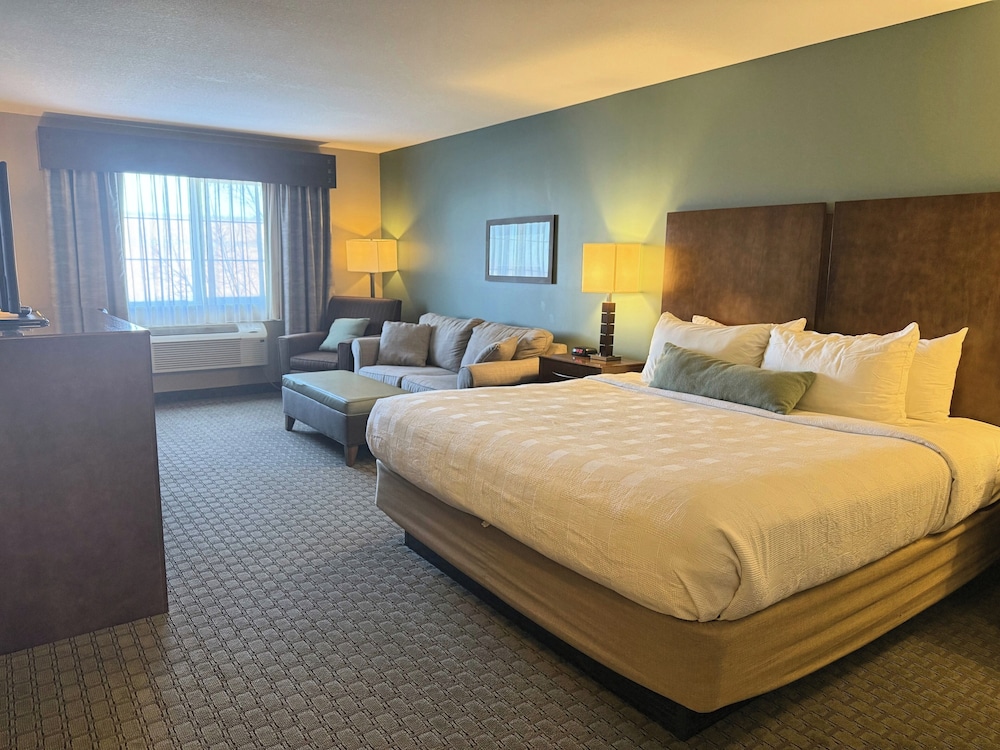 GrandStay Hotel & Suites - Delano 2/21