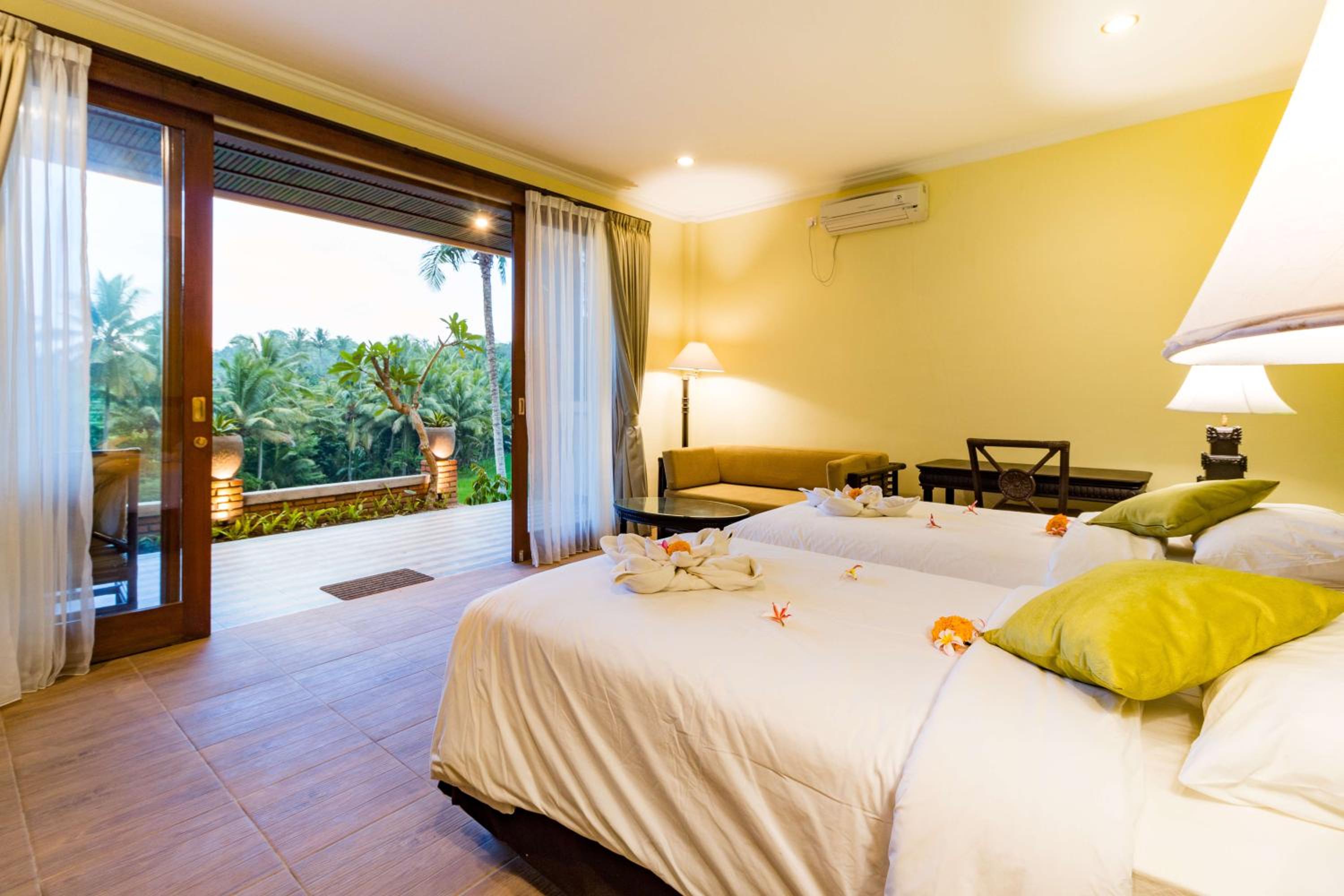 Suite, Riverside