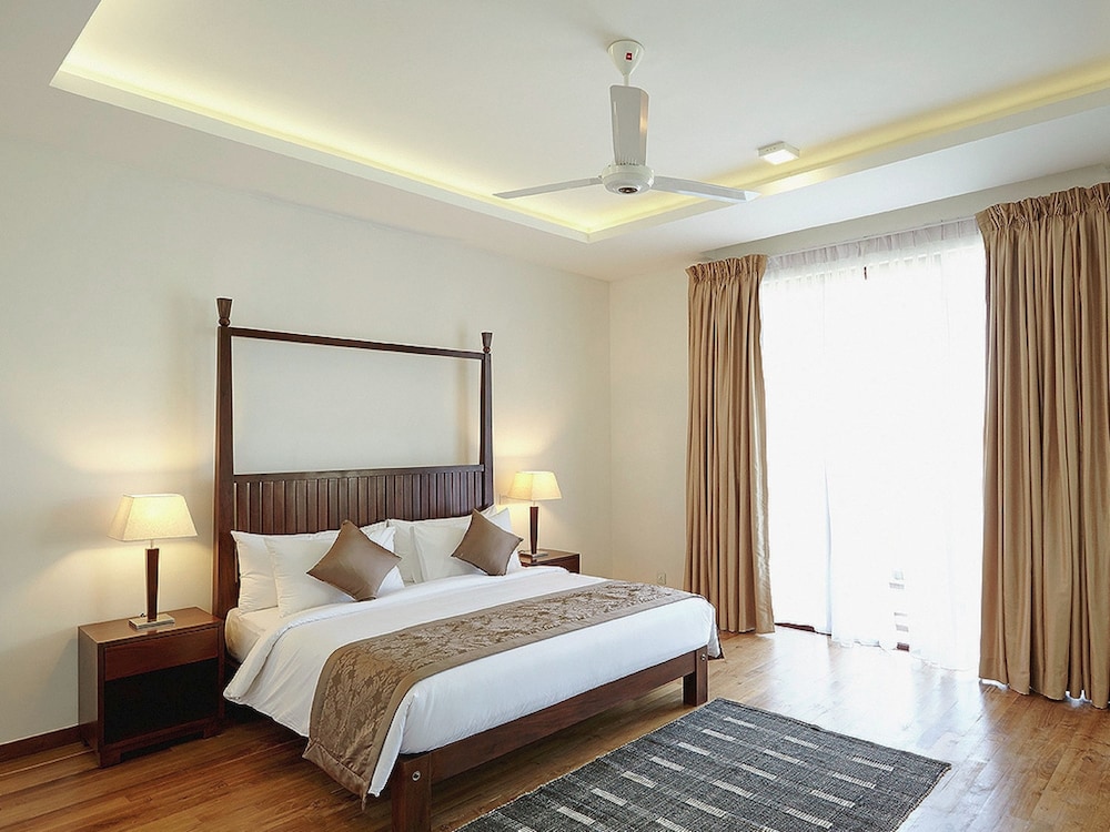 Amaranthe Bay Resort Spa 25/55