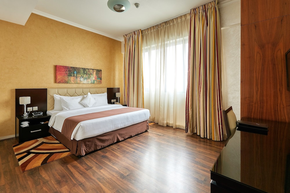 1 Bedroom, Deluxe, Apartment, Partial Marina View, City Premiere Marina Hotel Apartments 6/7