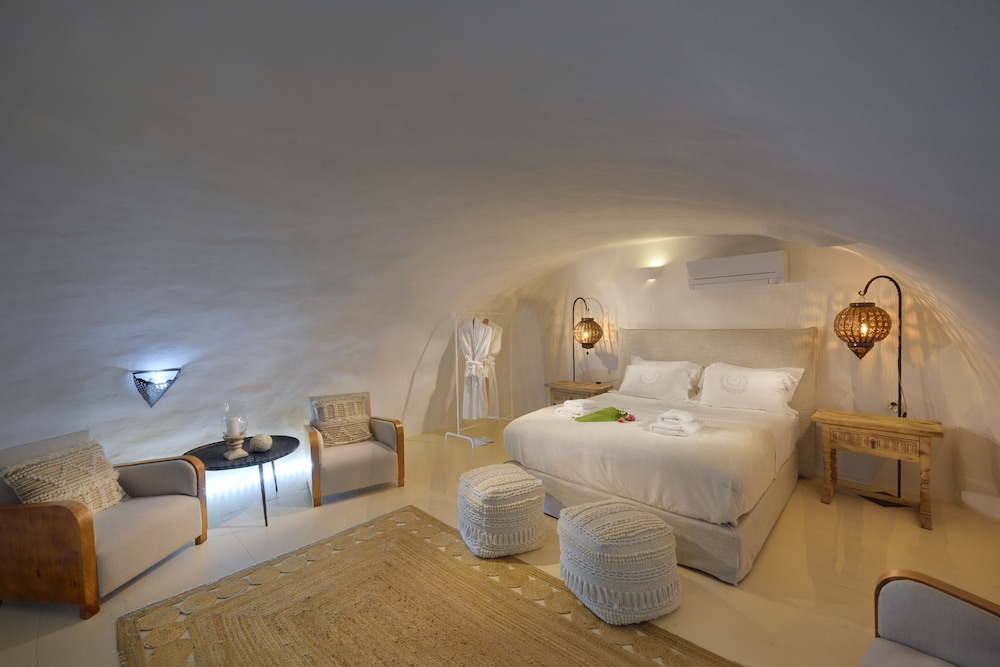 The A Collection, Oia by K and K 19/50