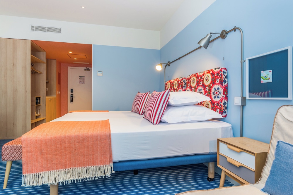 Pestana Casino Studios 18/53