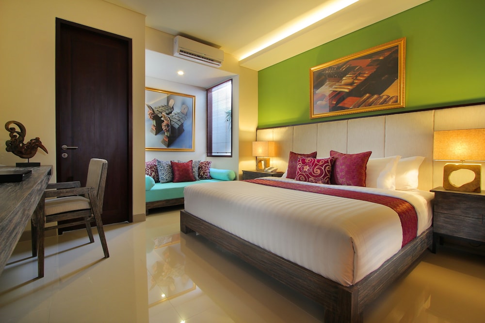 1 BEDROOM, VILLA, WITH POOL