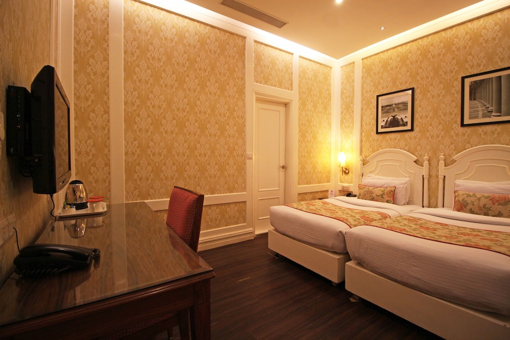 Bright Hotel 17/34