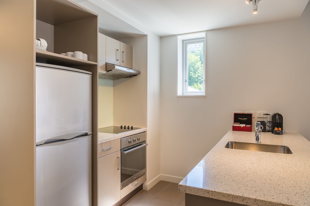 Boulcott Suites 41/70
