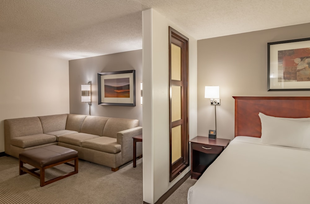 Hyatt Place College Station 44/74