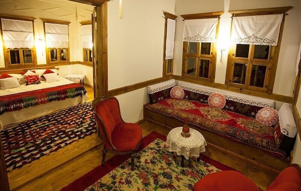 Dadibra Konak 50/50