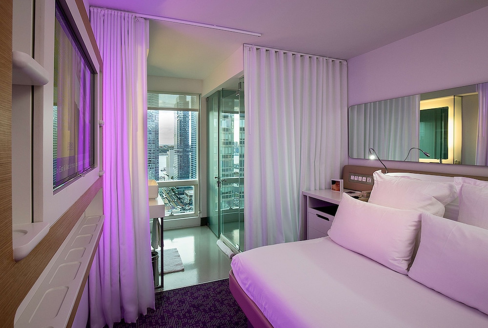 YOTEL New York Times Square, Select by Hilton 10/42