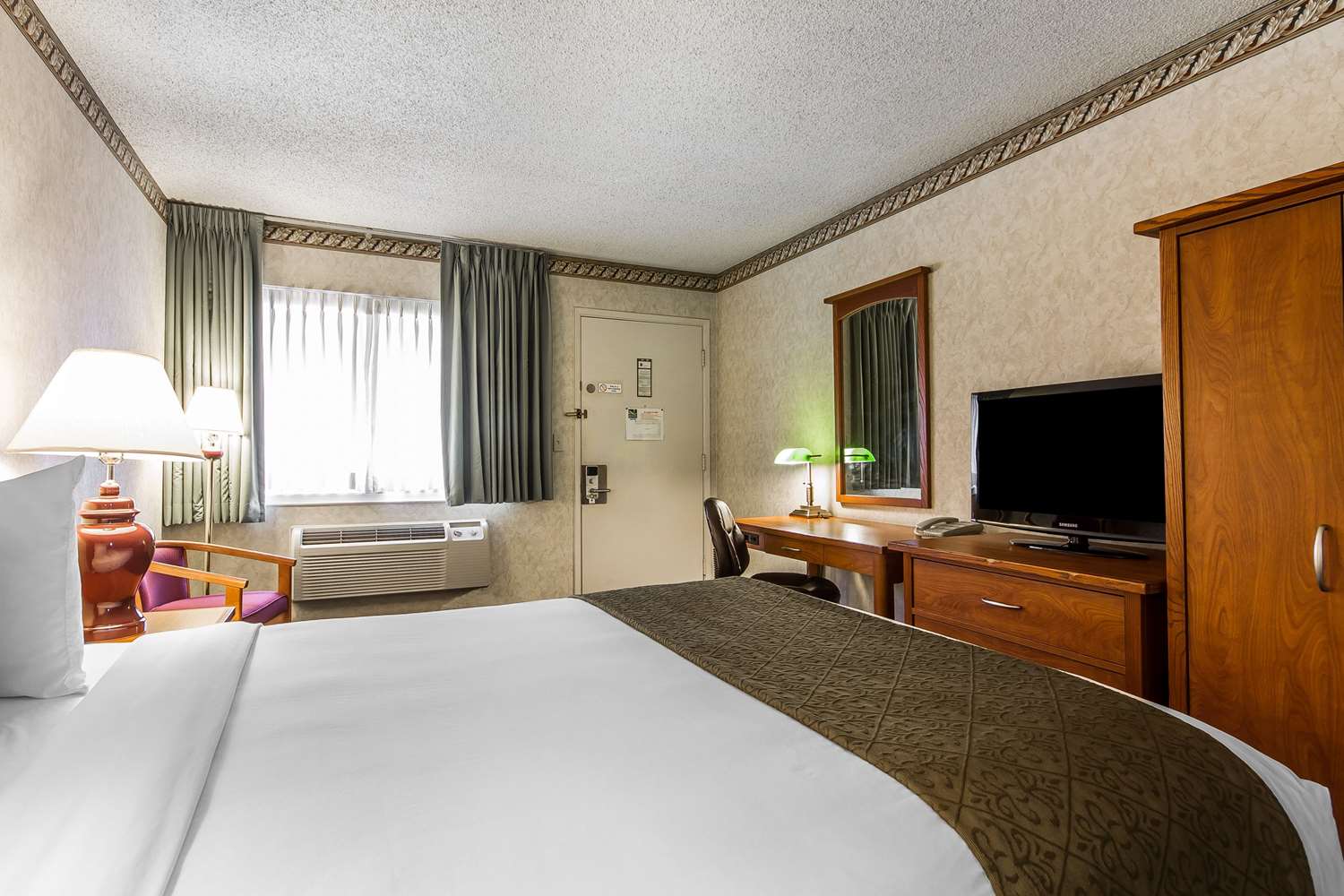 Room, Queen Bed