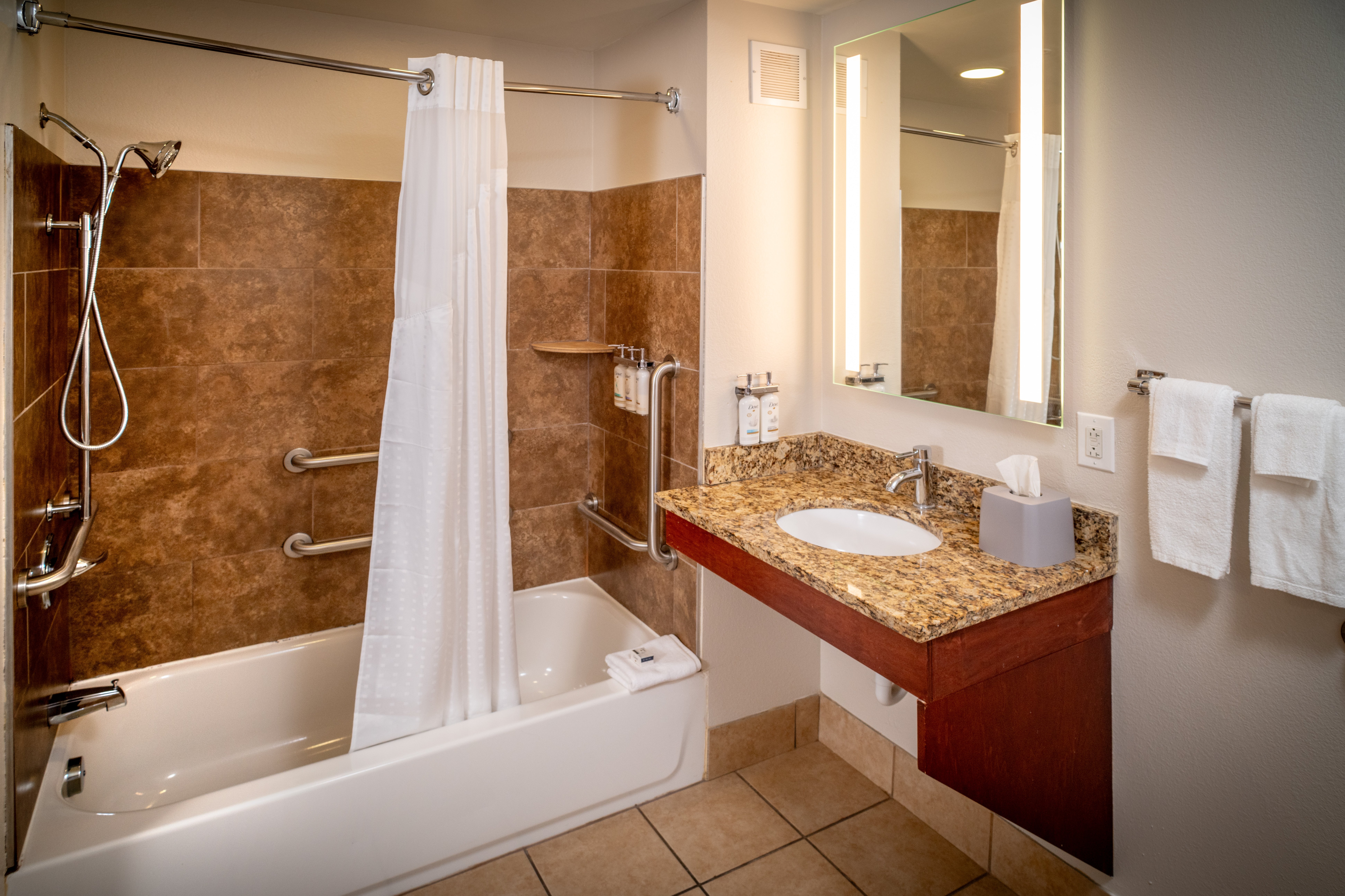 Holiday Inn Express Hotel & Suites Cross Lanes 75/75