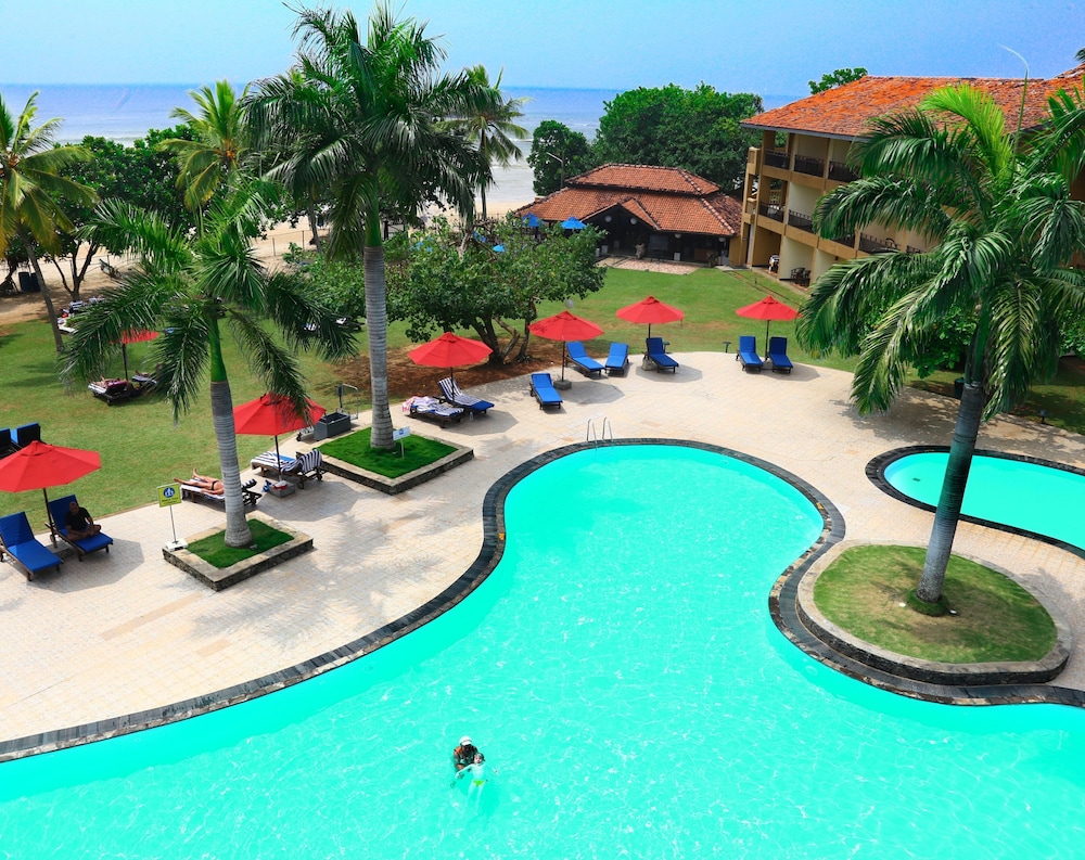 The Palms Hotel 37/50