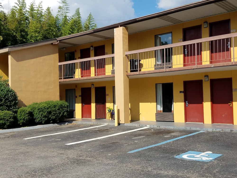 Quality Inn Newberry 25/33