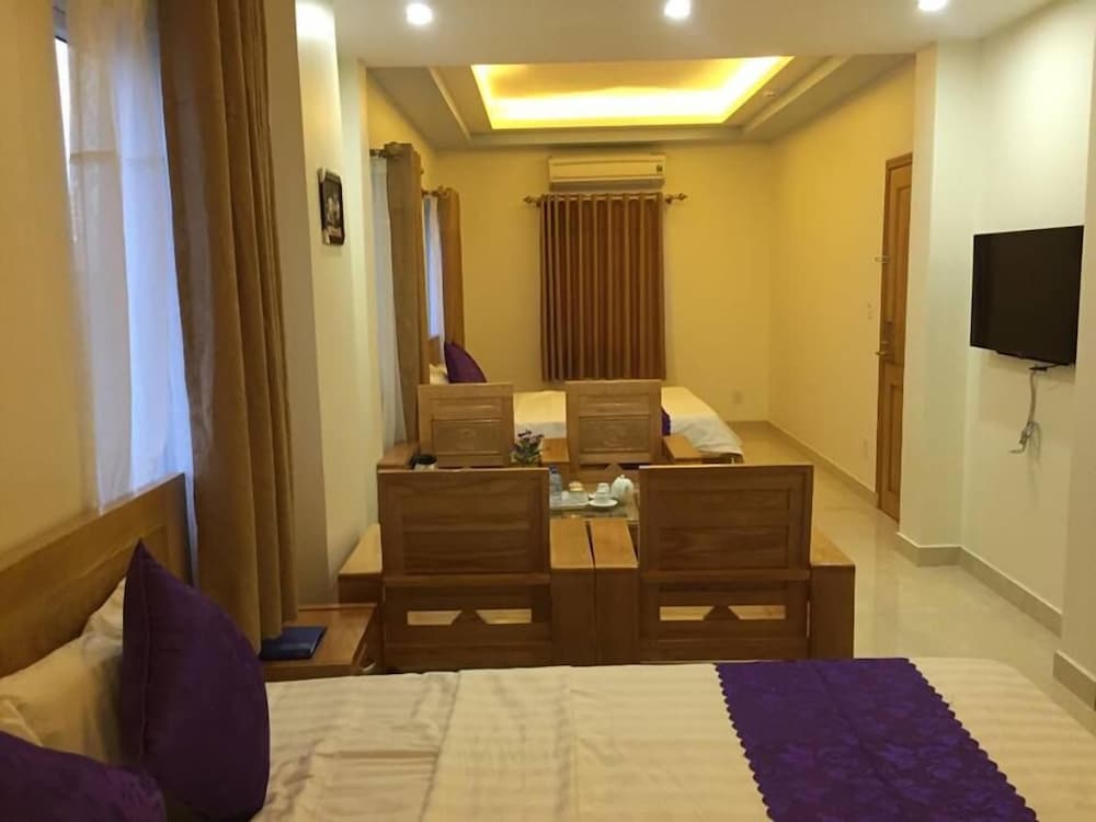 Lavender Hotel 37/50
