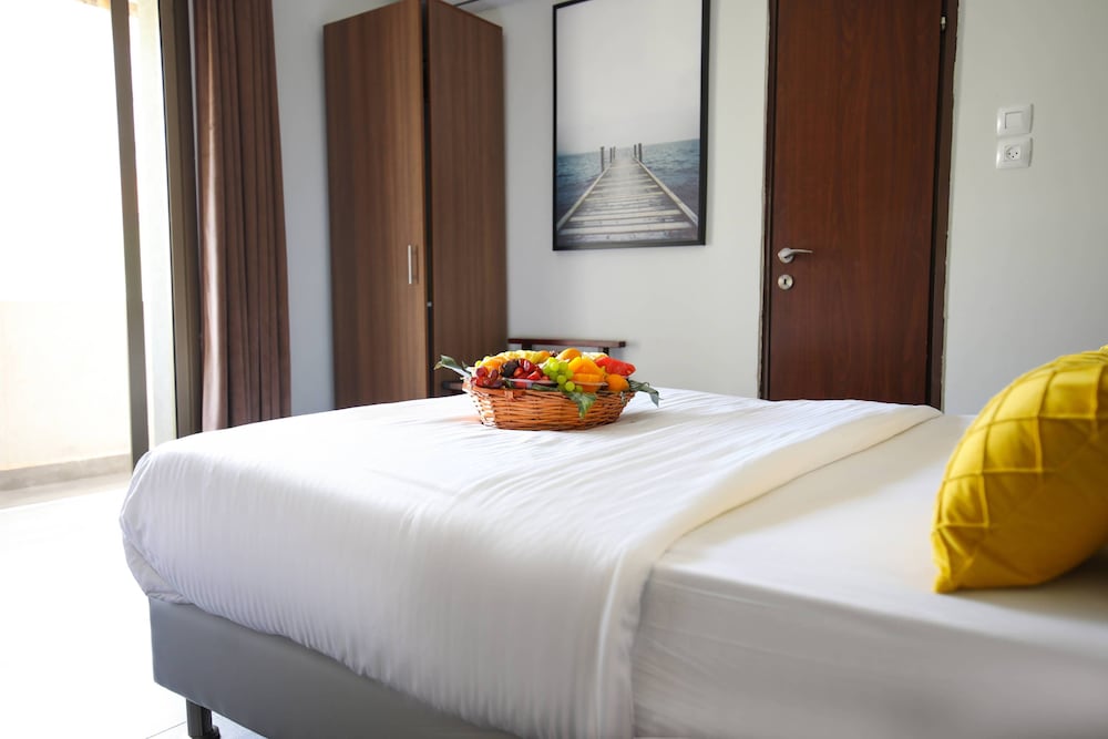 STANDARD, DOUBLE OR TWIN BED