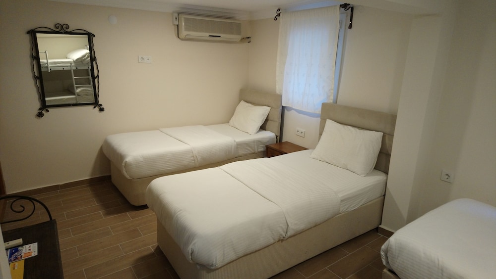 Ena Serenity Boutique Hotel 11/73