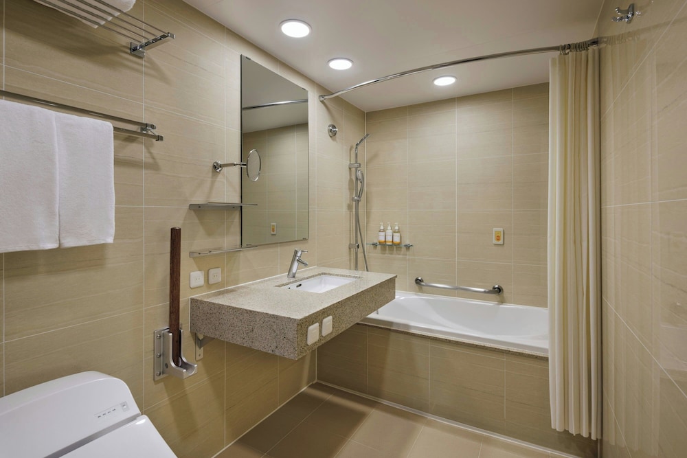 Four Points Flex by Sheraton Kobe Sannomiya 57/63