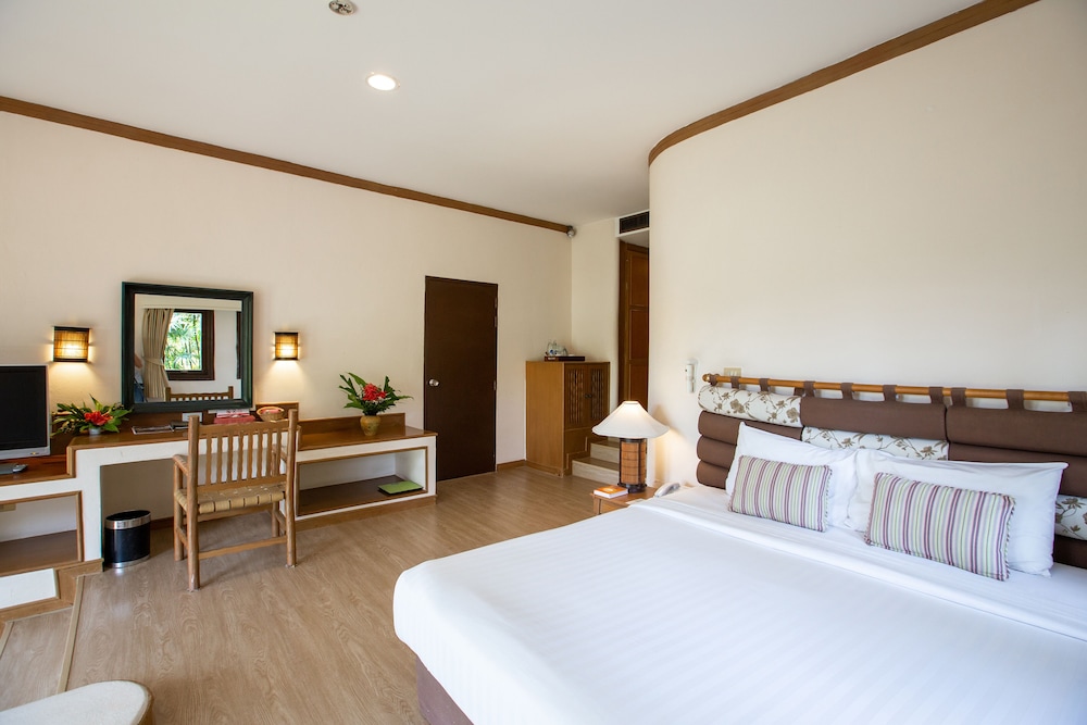 1 Bedroom, Chalet, Suite, King Bed, Hill Side