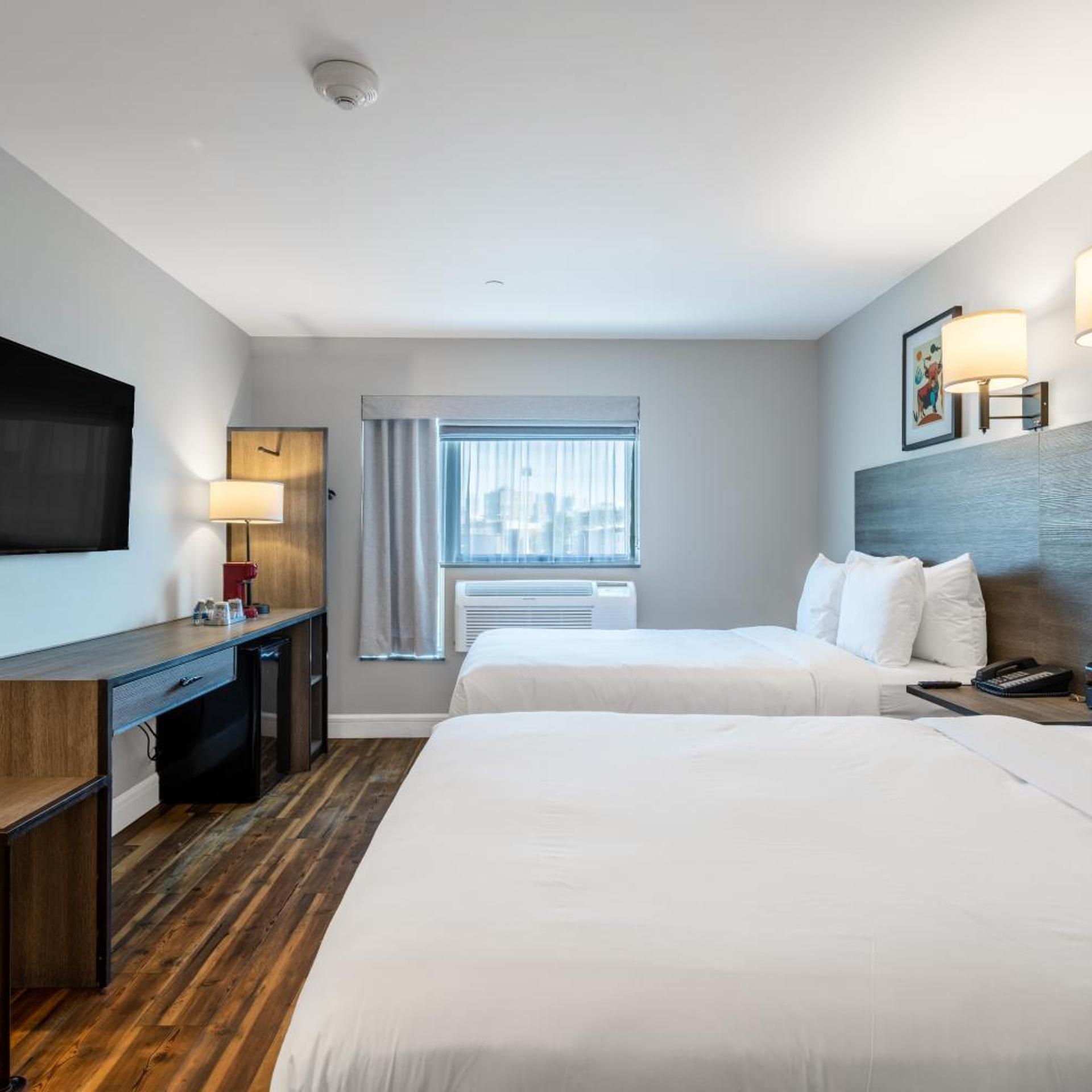 Room, Double Bed, City View