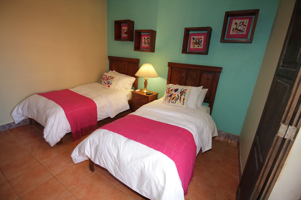 Casa Mia Suites 11/72