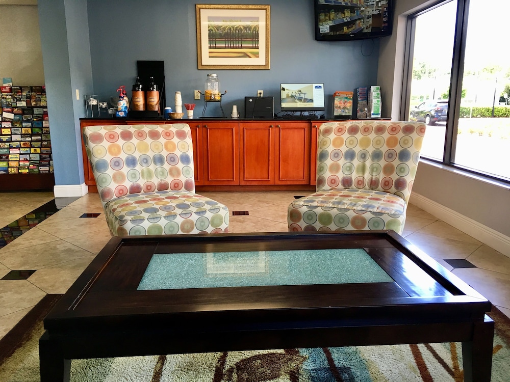 Hotel South Tampa and Suites 13/35