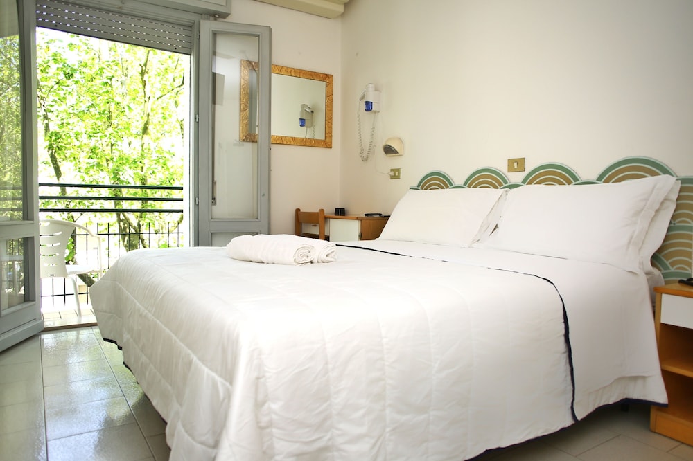 COMFORT, DOUBLE OR TWIN BED