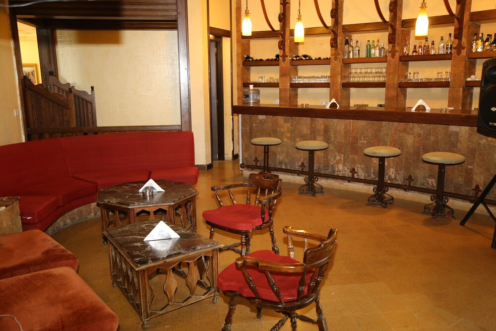 Douma Hotel 46/59